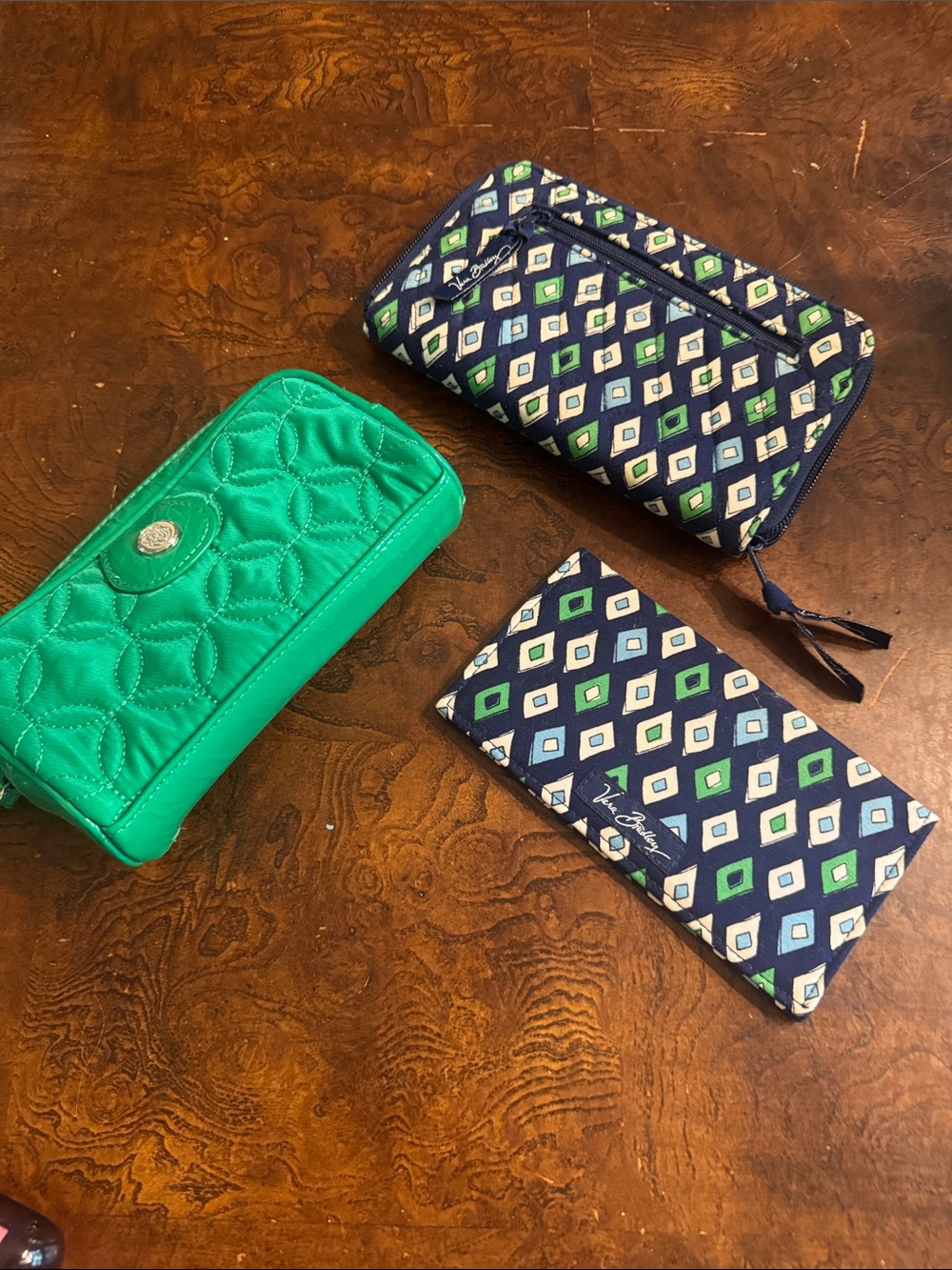 New Vera Bradley Green Quilted Wallet with Navy Diamond-Print Wallets and green